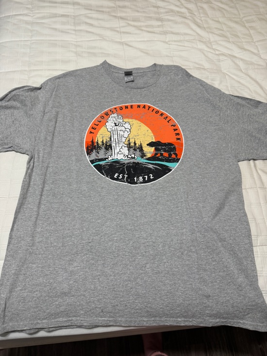 Gildan Other - Yellowstone National Park Tee